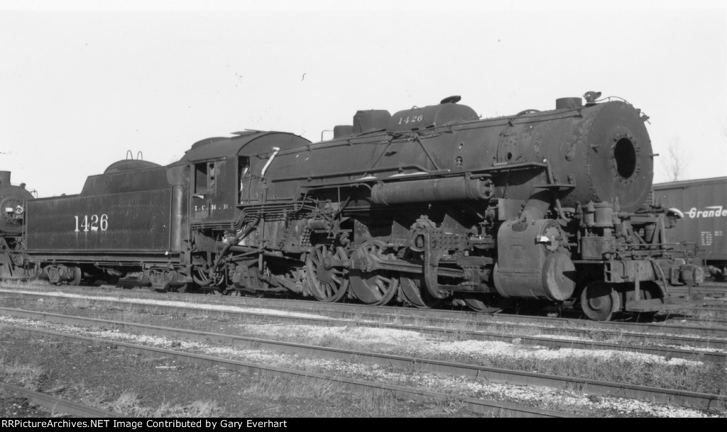 IC 2-8-2 #1426 - Illinois Central